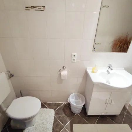 In Near Paradise * Hippach