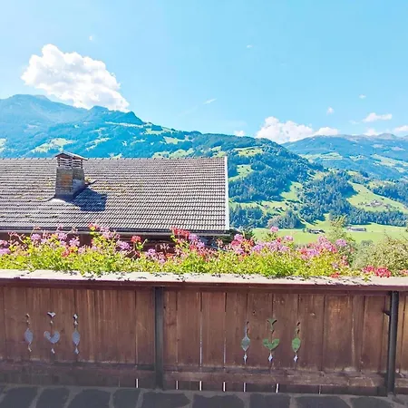 Group In With Garden And Barbecue Holiday home