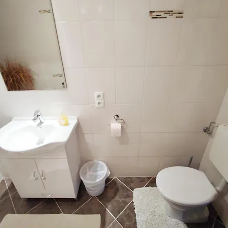 In Near Paradise * Hippach